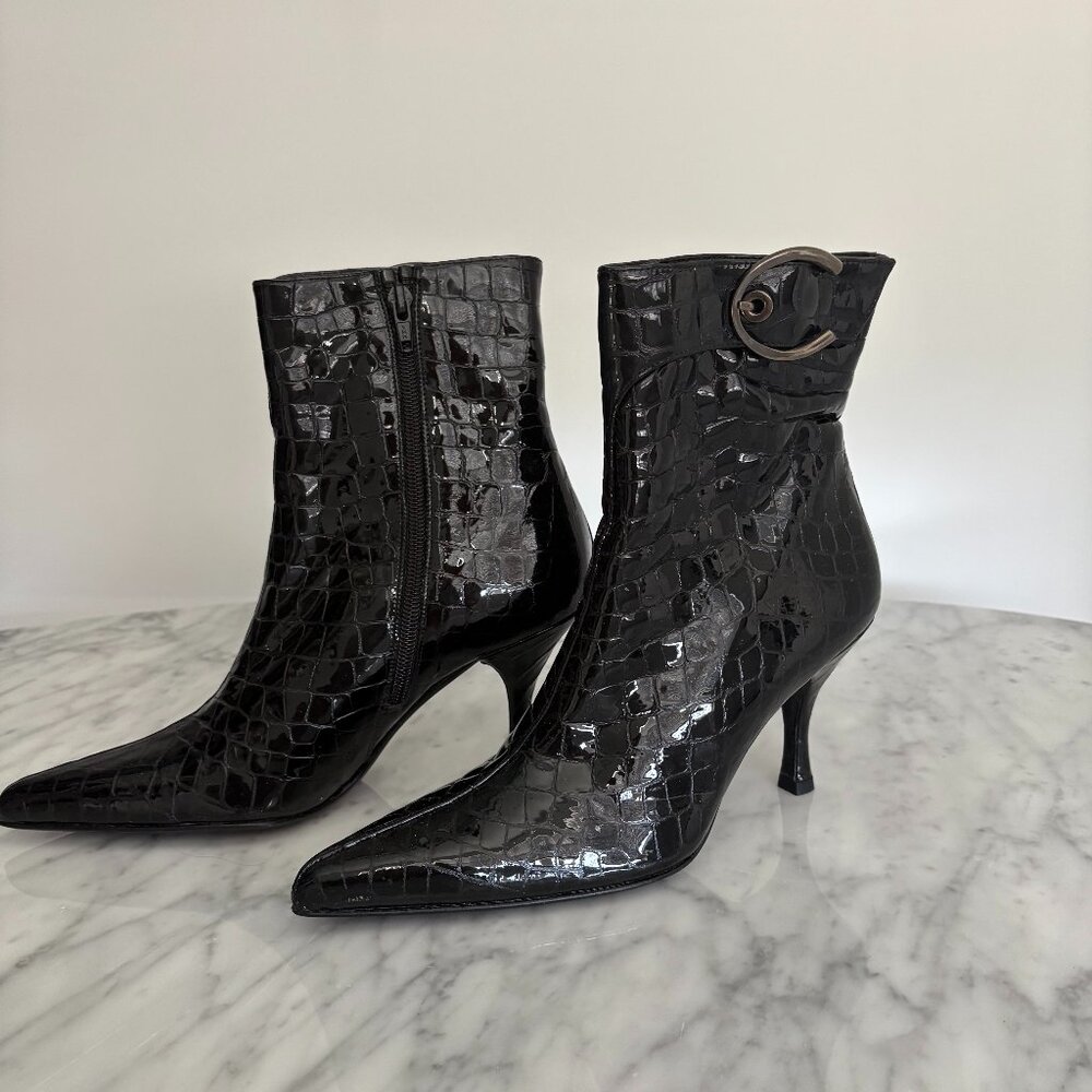 Stuart Weitzman ankle boots embossed patent leather size 8 NEW